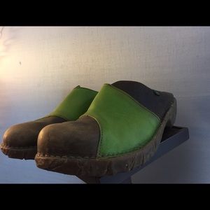 El NaturaLista Clogs